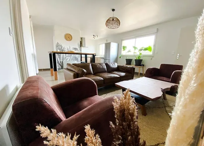 Au Pied De La Dune *